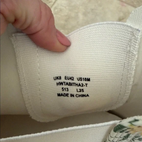 Hunter White Floral Patterned Boots - Picture 8 of 9